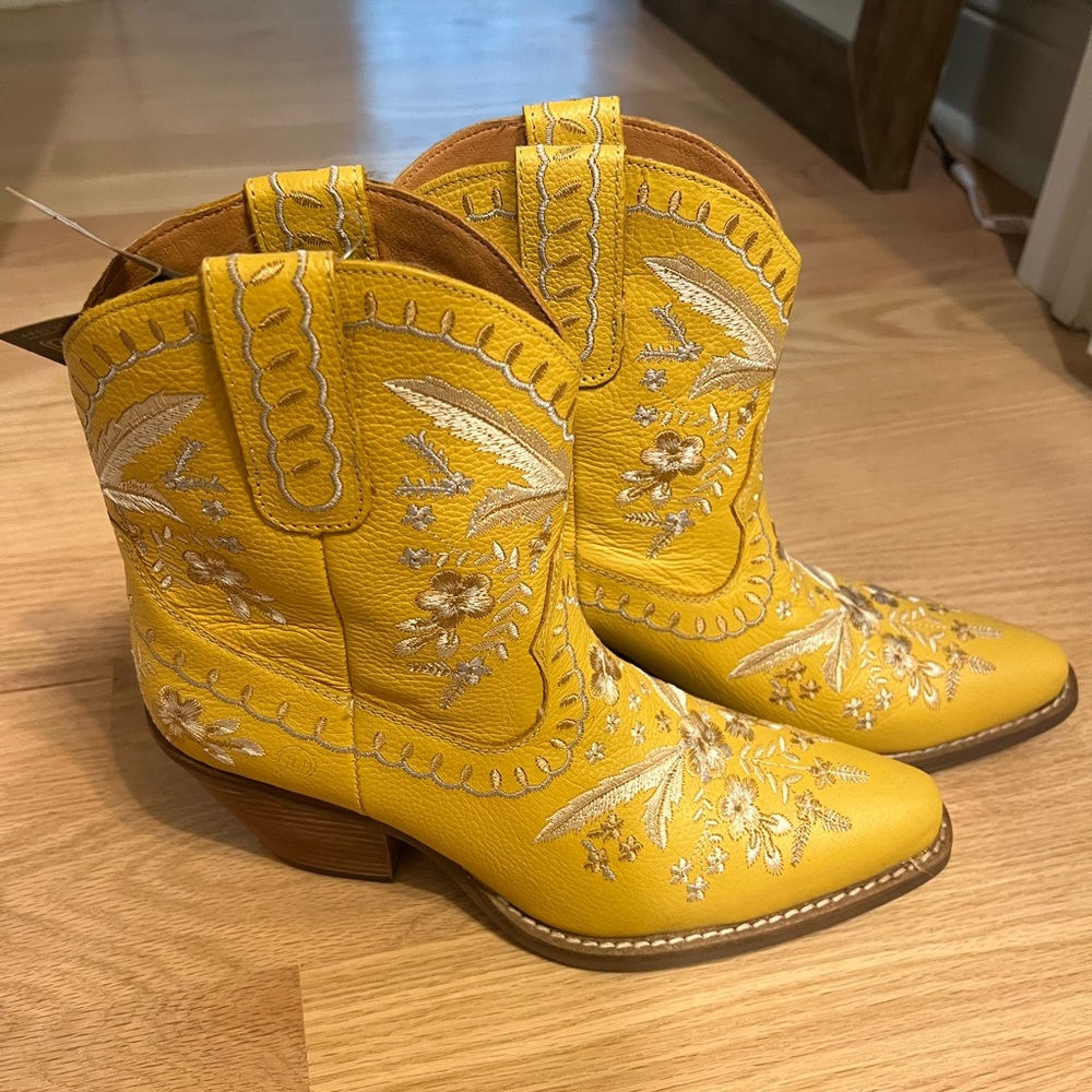 NWT Dingo Cowboy Boots